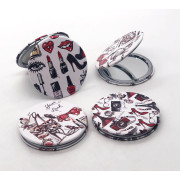 Дзеркало №А025-301-1 скл. двостор. 1шт у кл. 4рис косметики коло. 7см 50шт в упаковку (300) Дзеркало №А025-301-1 скл. двостор. 1шт у кл. 4рис косметики коло. 7см 50шт в упаковку (300)