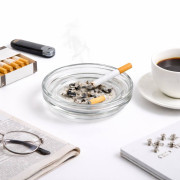 Попільничка скляна кругла (12*2,5)см №YG1083-3 (72) Попільничка скляна кругла (12*2,5)см №YG1083-3 (72)